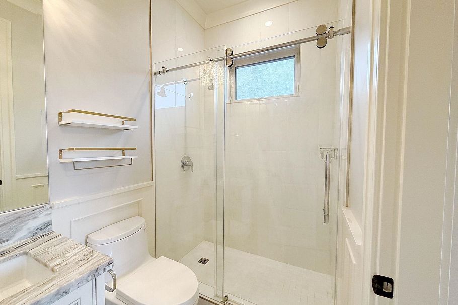 3393 W 30th Avenue Vancouver, BC - 23