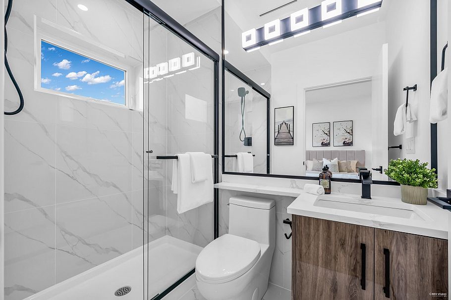 2 3344 Adanac Street Vancouver, BC - 19