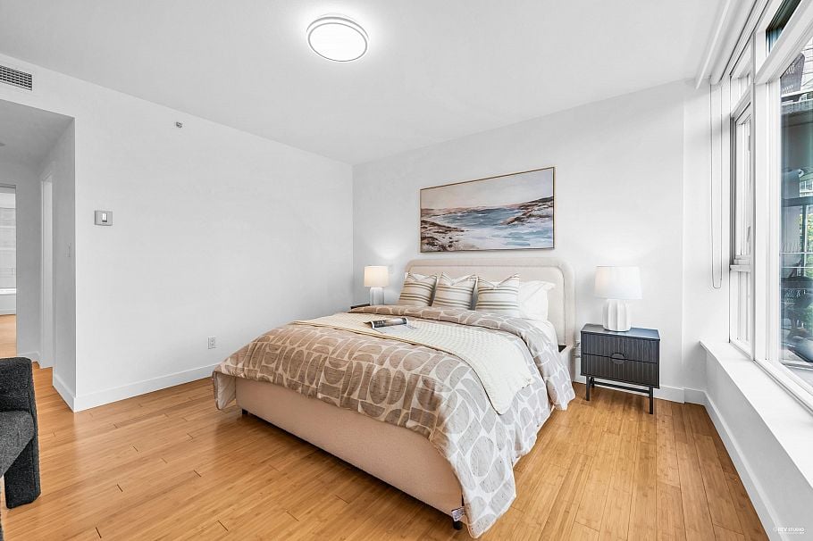 401 1233 W Cordova Street Vancouver, BC - 24