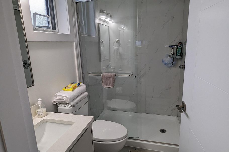 836 W 61st Avenue Vancouver, BC - 25