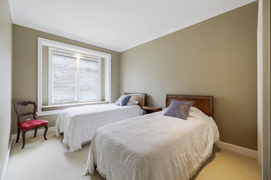 3111 W 42nd Avenue Vancouver, BC - 31