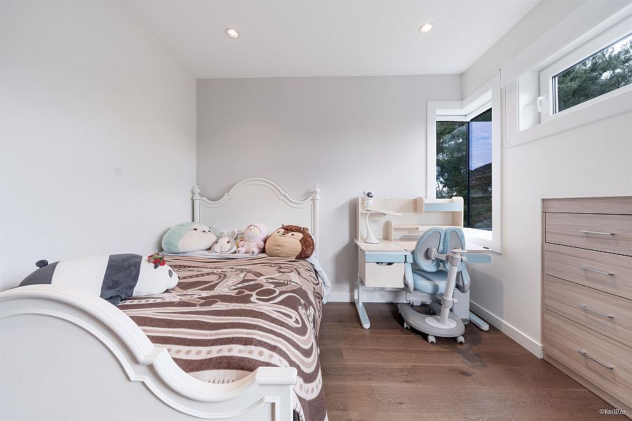 3781 W 24th Avenue Vancouver, BC - 12