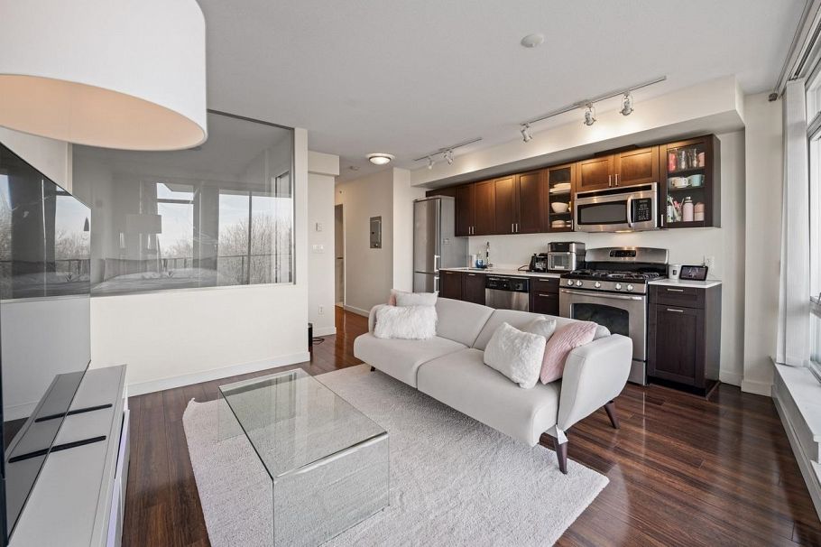 612 4888 Nanaimo Street Vancouver, BC - 5