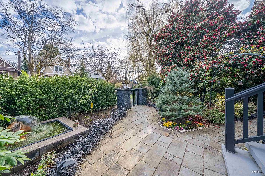 3781 W 24th Avenue Vancouver, BC - 39