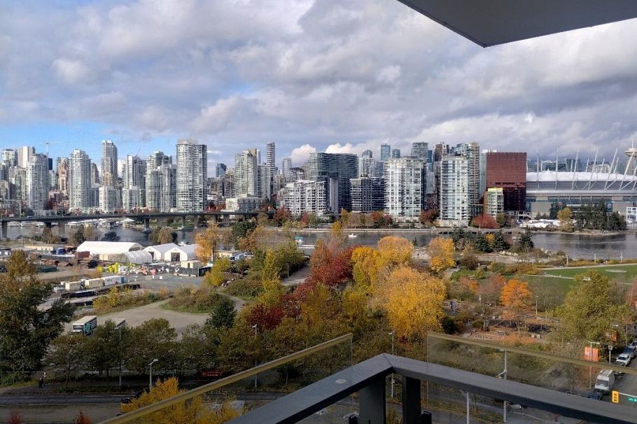 1202 1788 Columbia Street Vancouver, BC - 1