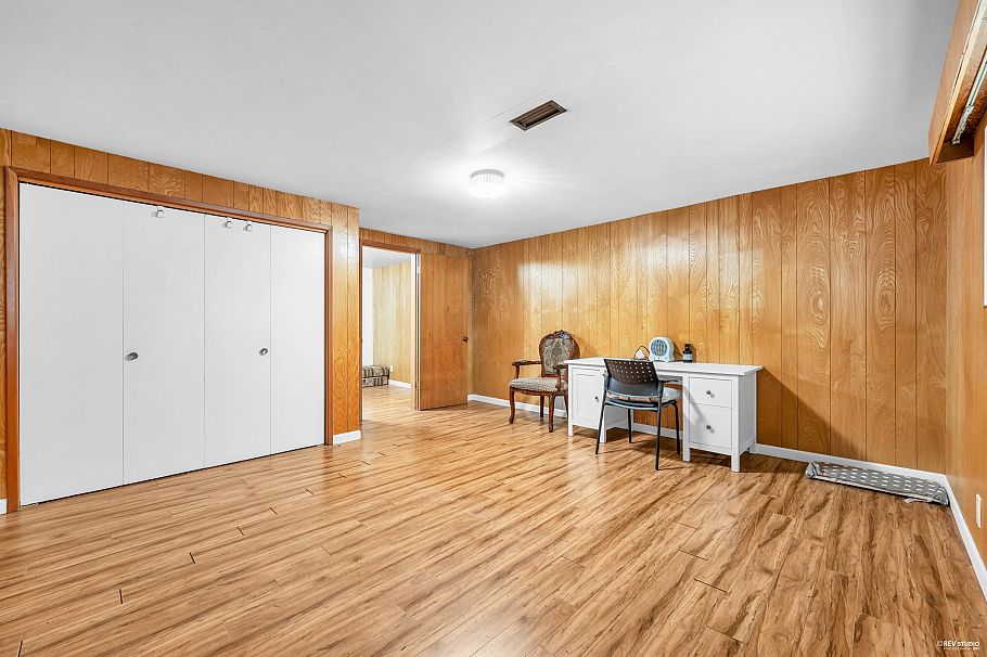 2056 W 29th Avenue Vancouver, BC - 27