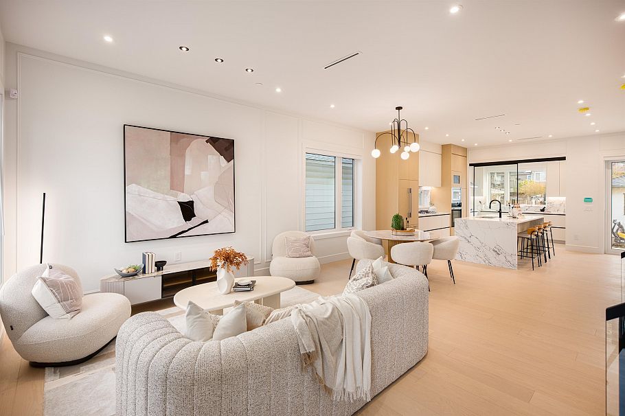 7380 Maple Street Vancouver, BC - 2