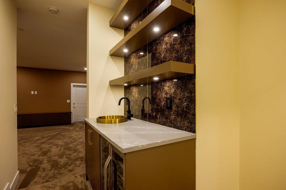 361 E 22nd Street North Vancouver, BC - 26