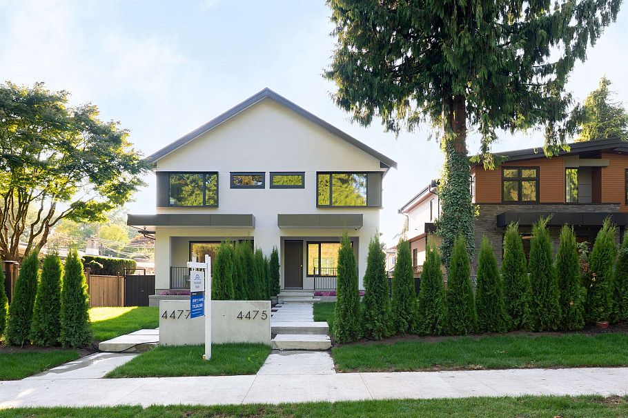 4475 Wallace Street Vancouver, BC - 1