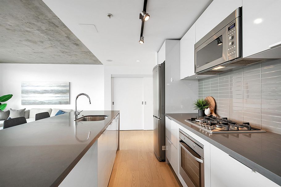 3901 128 W Cordova Street Vancouver, BC - 7