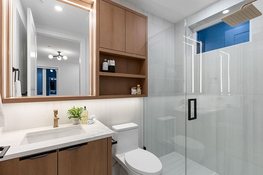 2 2435 Napier Street Vancouver, BC - 10