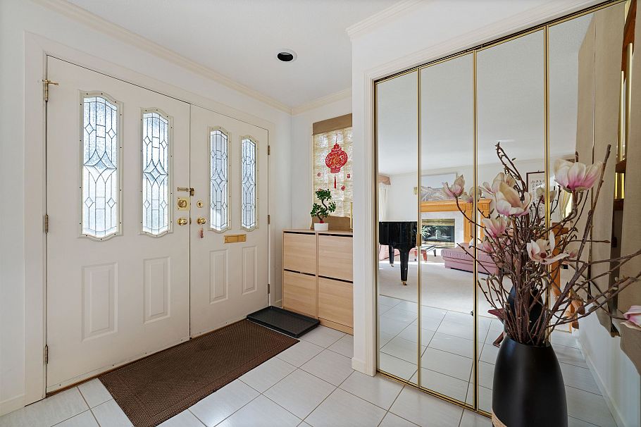 2133 W 49th Avenue Vancouver, BC - 2