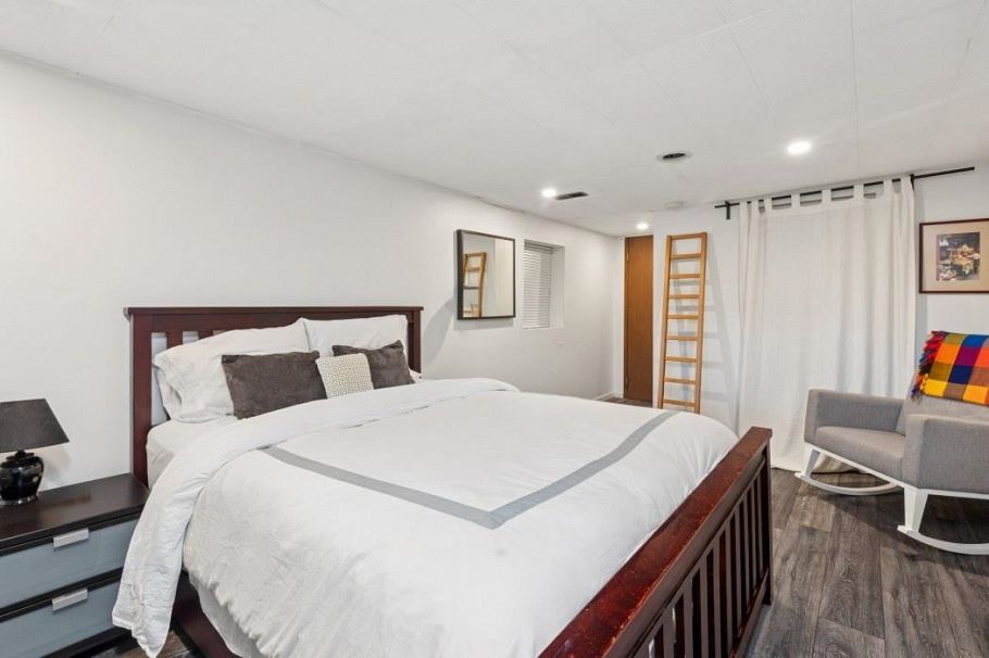 4188 W 13th Avenue Vancouver, BC - 17