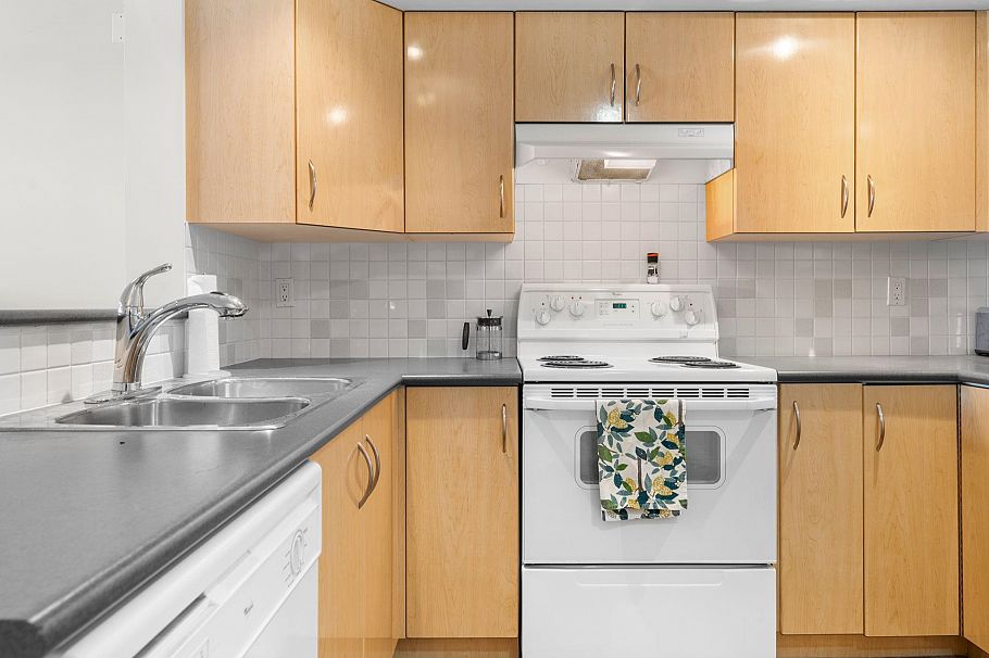 405 305 Lonsdale Avenue North Vancouver, BC - 12