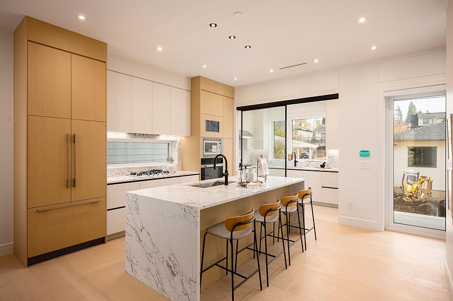 7380 Maple Street Vancouver, BC - 14