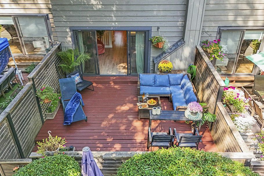 49 1910 Cedar Village Crescent North Vancouver, BC - 12