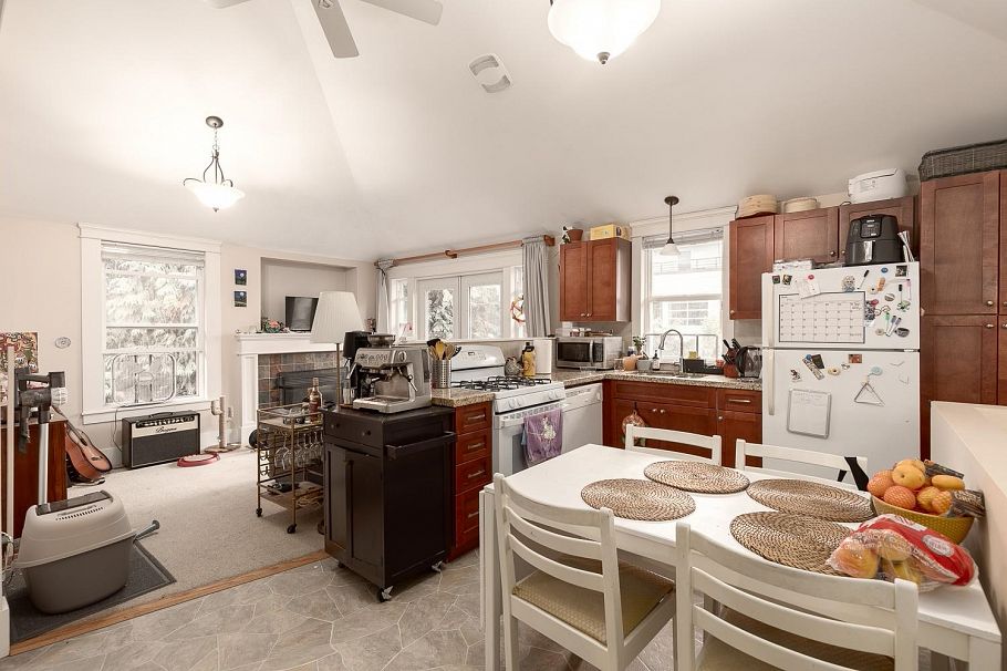 832 Salsbury Drive Vancouver, BC - 19