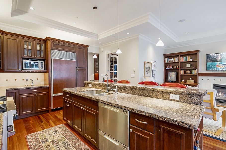 3111 W 42nd Avenue Vancouver, BC - 16