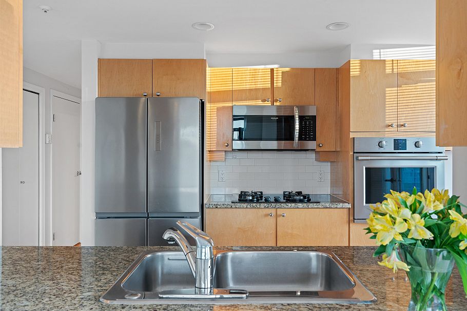 504 1790 Bayshore Drive Vancouver, BC - 21