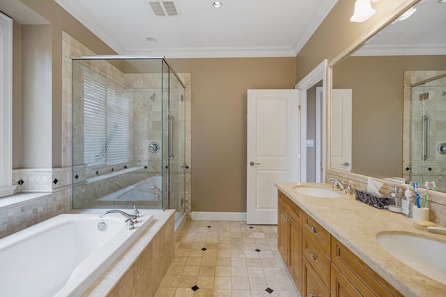 3111 W 42nd Avenue Vancouver, BC - 29