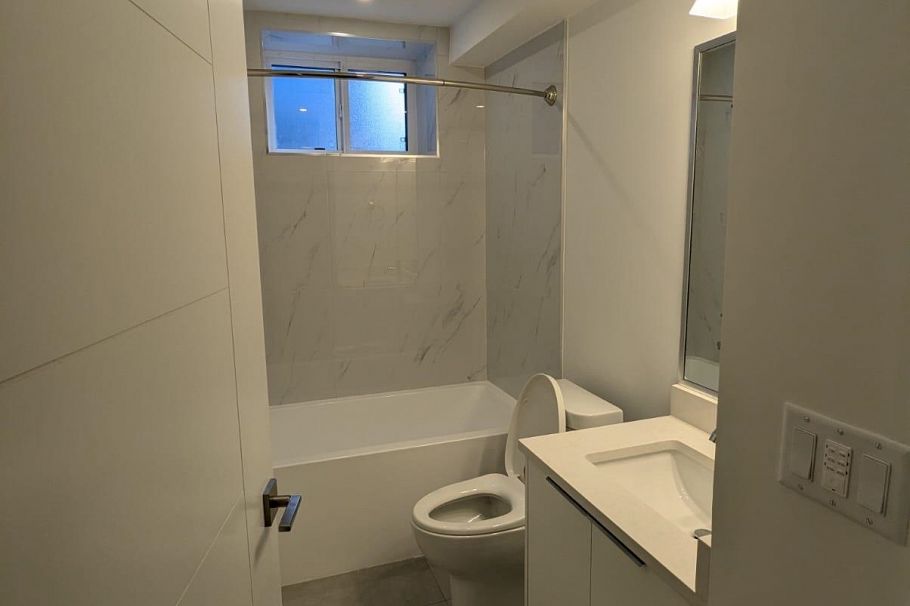 836 W 61st Avenue Vancouver, BC - 34