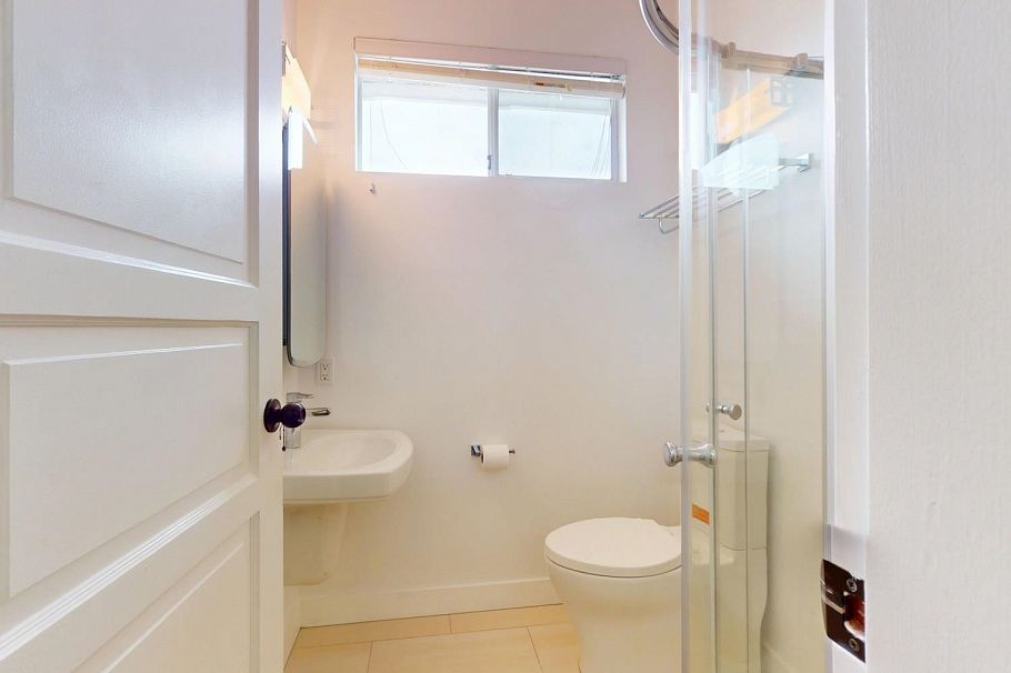 2789 W 24th Avenue Vancouver, BC - 25