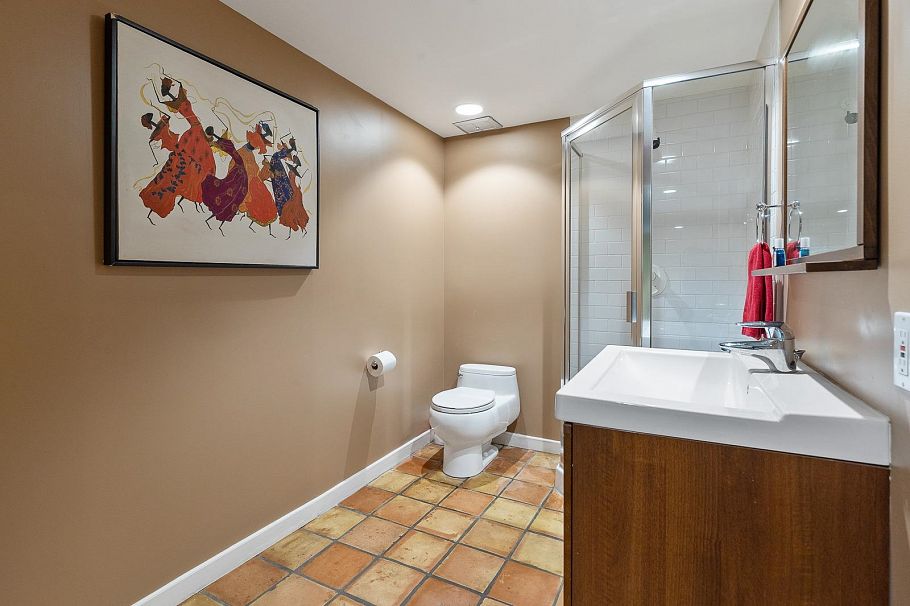 1649 W 29th Avenue Vancouver, BC - 31