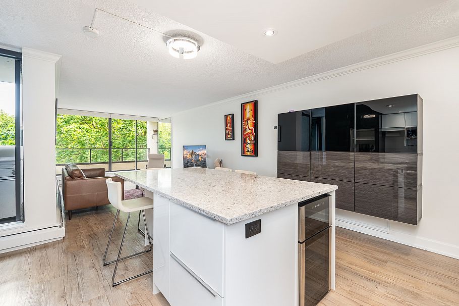 201 1995 Beach Avenue Vancouver, BC - 13