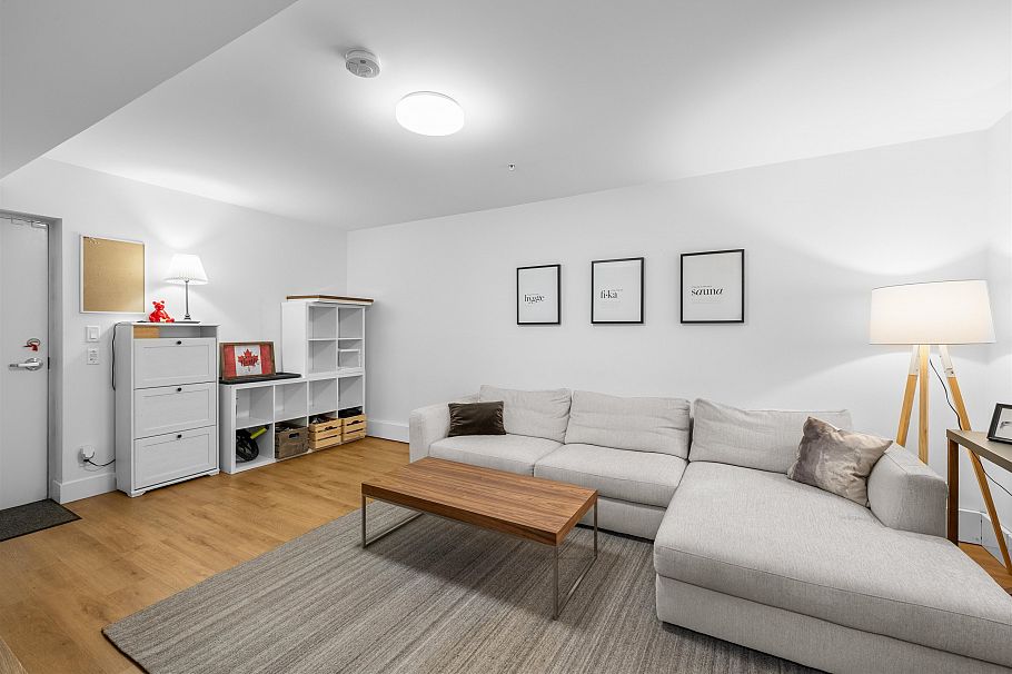 6 1133 Ridgewood Drive North Vancouver, BC - 23