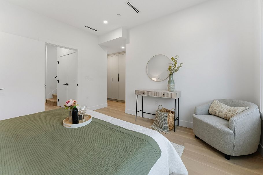 1 3218 W 38th Avenue Vancouver, BC - 14