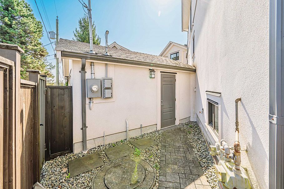 3792 Puget Drive Vancouver, BC - 29