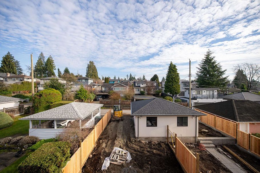 7380 Maple Street Vancouver, BC - 25