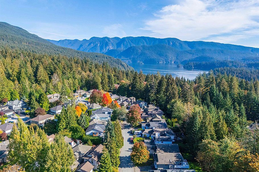 3968 Frames Place North Vancouver, BC - 34