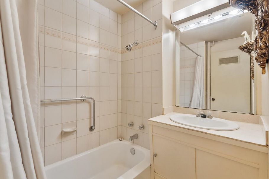 201 1695 W 10th Avenue Vancouver, BC - 21