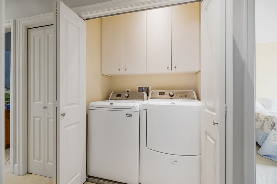 3111 W 42nd Avenue Vancouver, BC - 34