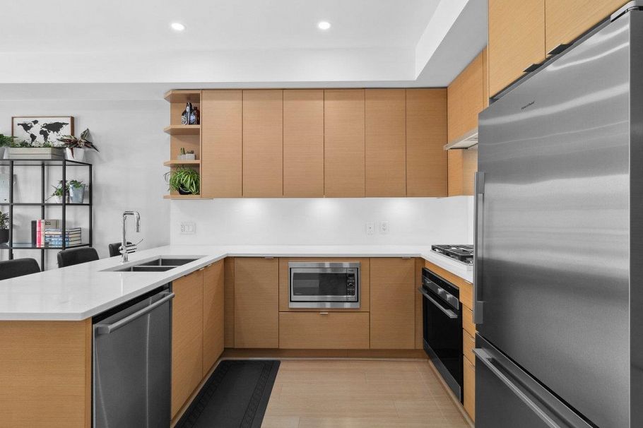 208 2528 Collingwood Street Vancouver, BC - 2