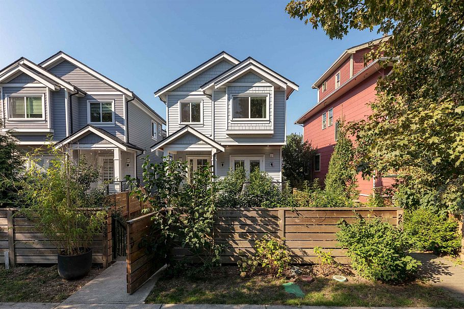 2055 Venables Street Vancouver, BC - 1