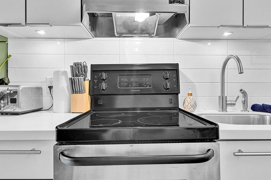 301 370 Carrall Street Vancouver, BC - 23