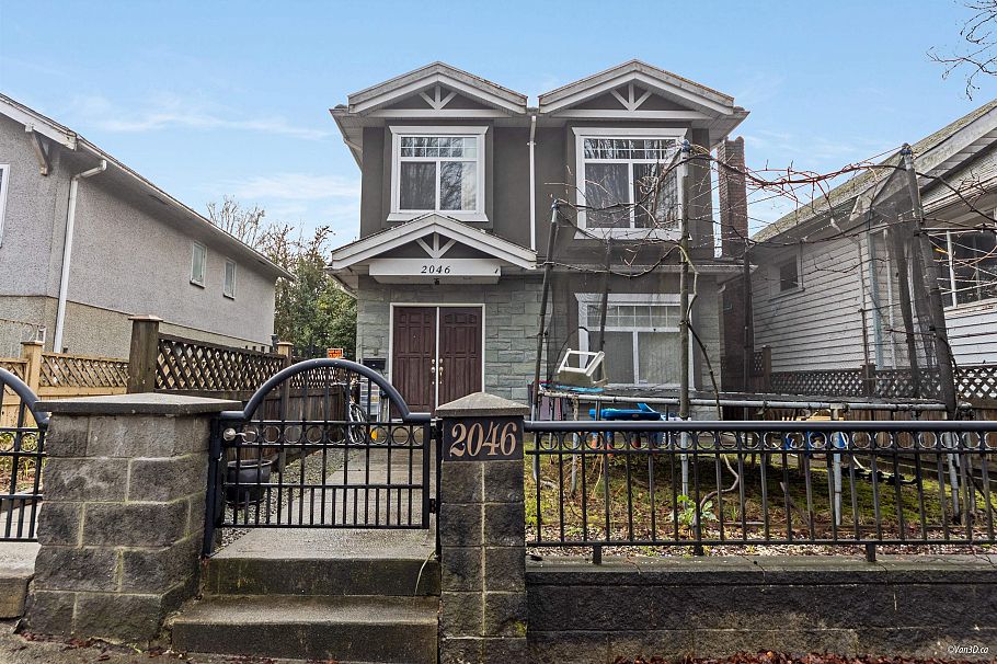 2048 E 1st Avenue Vancouver, BC - 21
