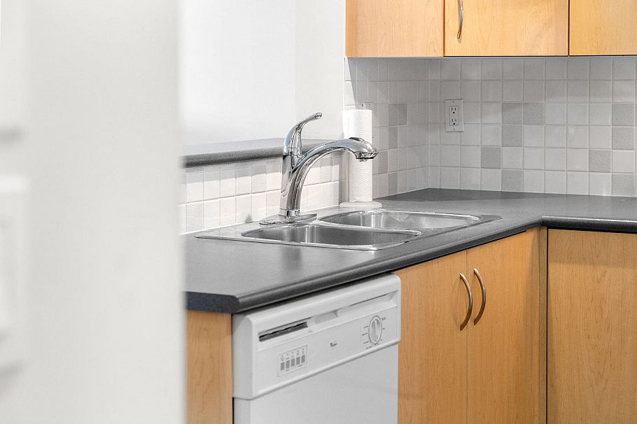 405 305 Lonsdale Avenue North Vancouver, BC - 15