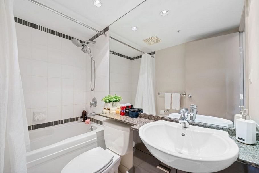 3107 1408 Strathmore Mews Vancouver, BC - 16