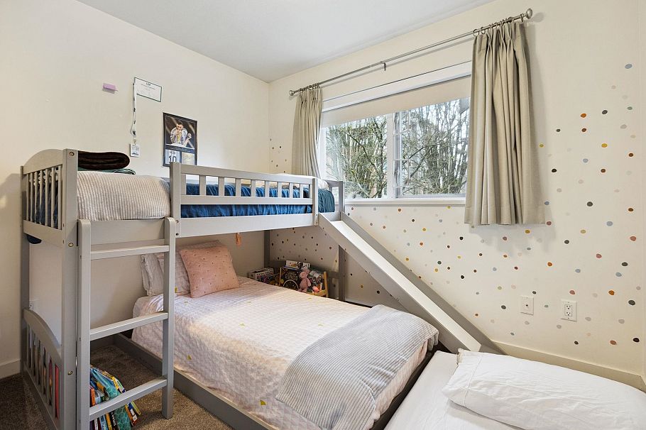 158 W 22nd Street North Vancouver, BC - 18