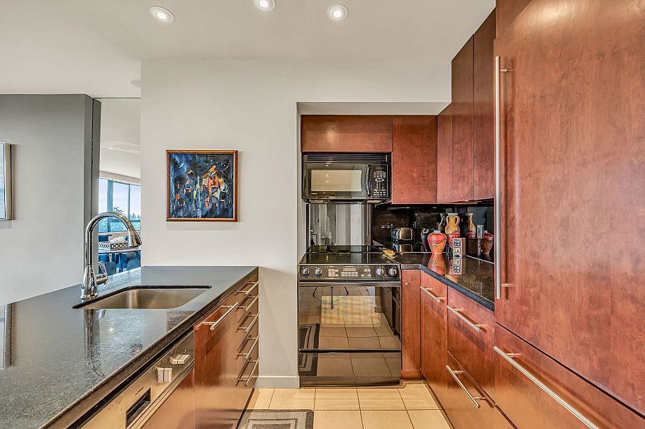 903 710 Chilco Street Vancouver, BC - 16