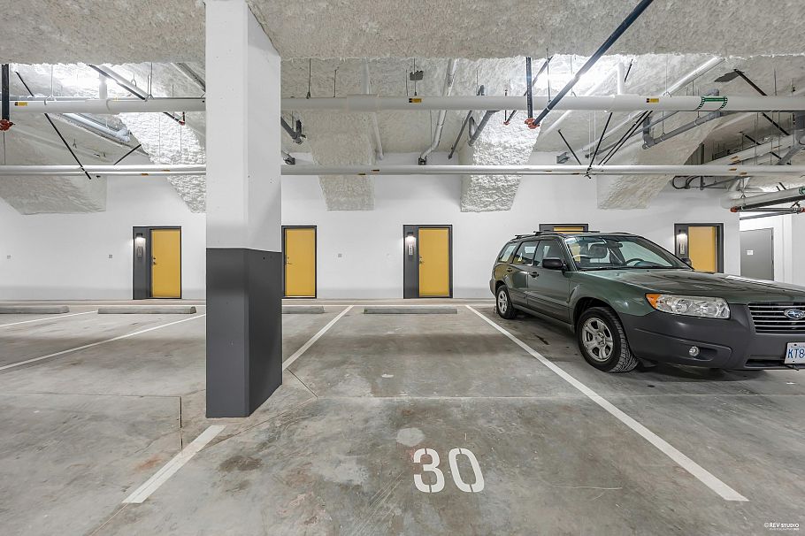 105 2320 Emery Court North Vancouver, BC - 31