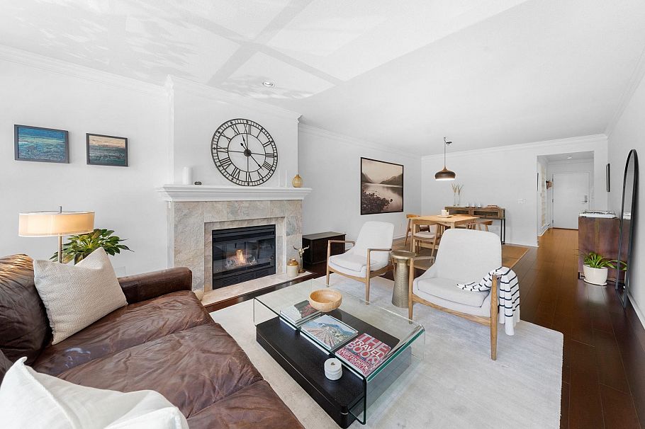 204 3151 Woodbine Drive North Vancouver, BC - 3