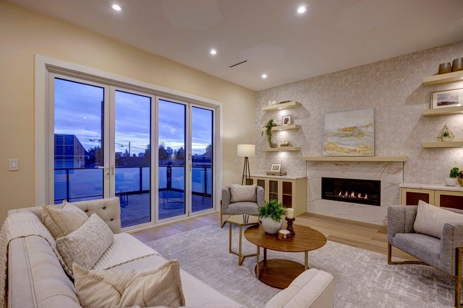 361 E 22nd Street North Vancouver, BC - 15