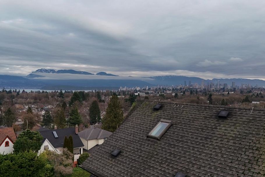 3558 W 15th Avenue Vancouver, BC - 16