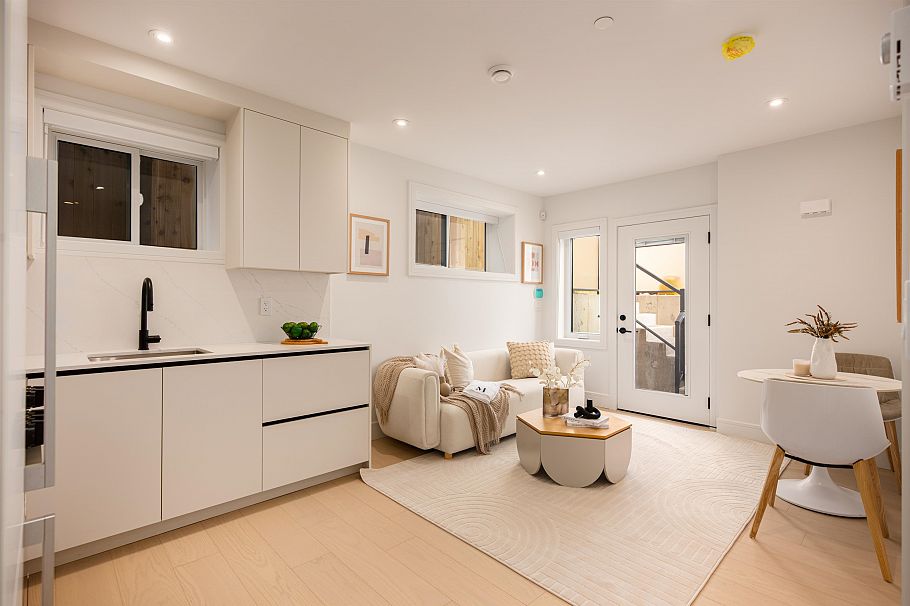 7380 Maple Street Vancouver, BC - 31