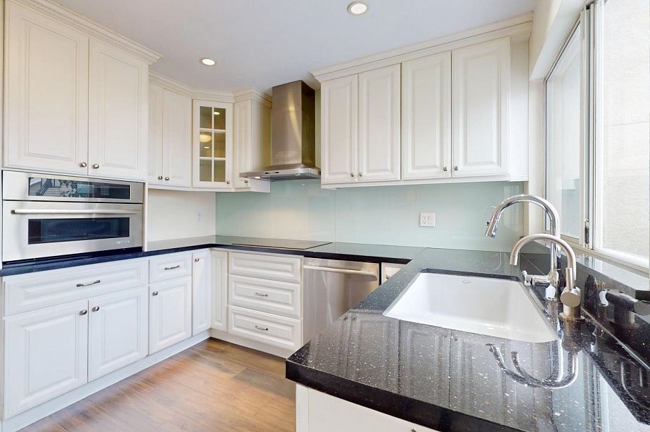 2789 W 24th Avenue Vancouver, BC - 10