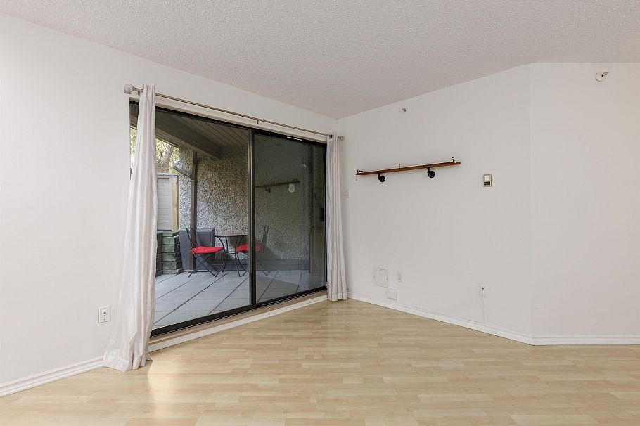 220 1500 Pendrell Street Vancouver, BC - 3